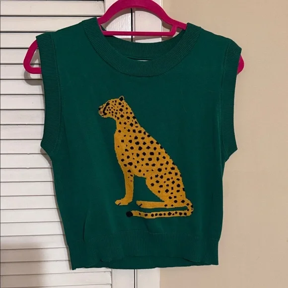 Green Crewneck Sleeveless Sweater with Yellow Cheetah Motif - Picture 1 of 5